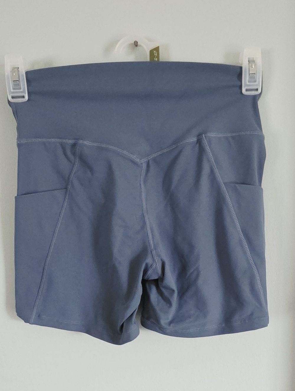 Performance Shorts - Picture 3 of 4
